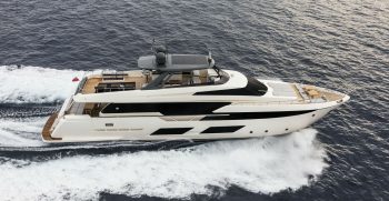 Ferretti Yachts 920 Cruising